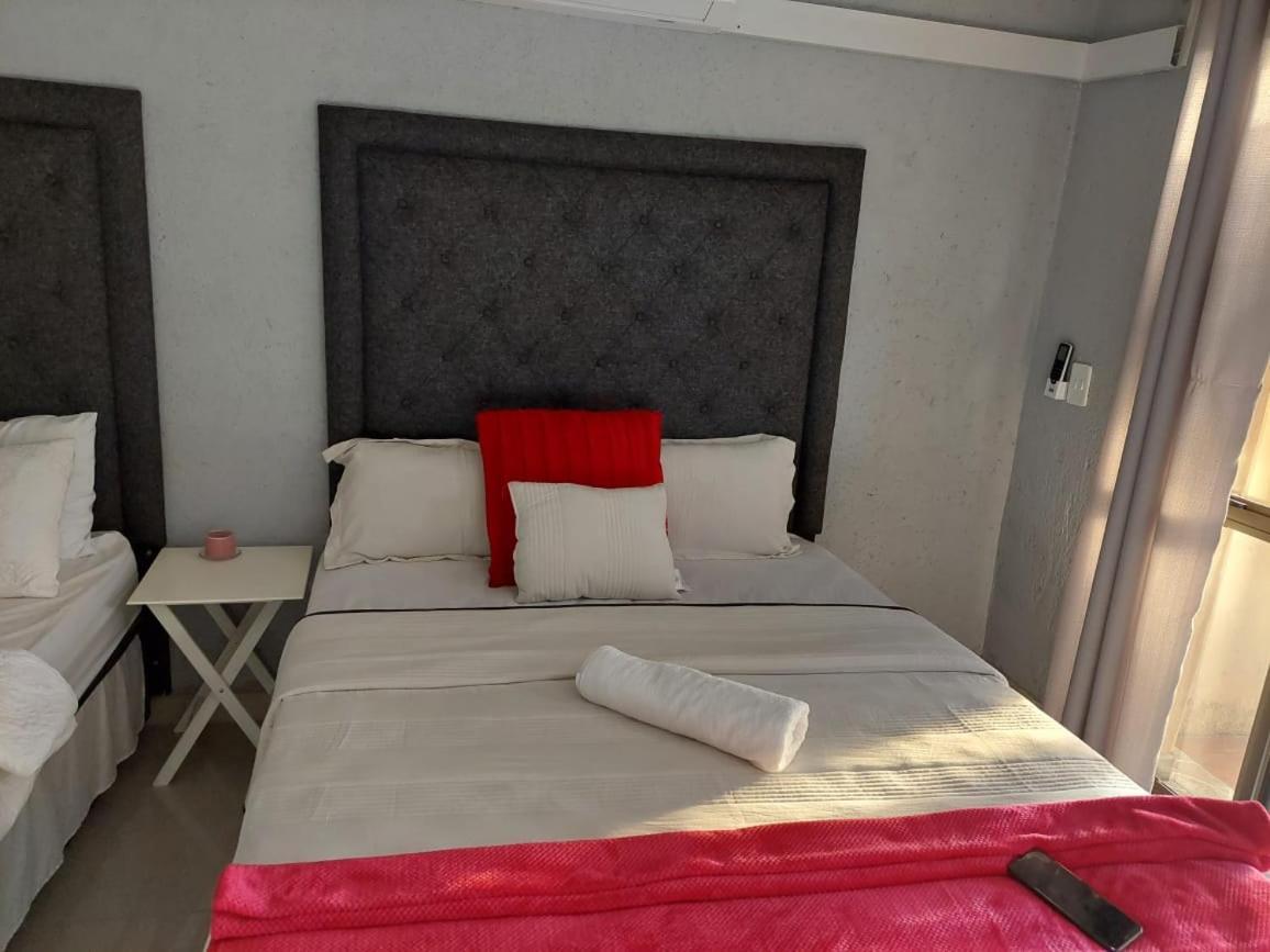 Nsuku Bed And Breakfast Thulamahashi Екстер'єр фото