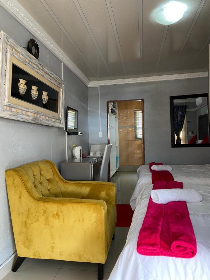 Nsuku Bed And Breakfast Thulamahashi Екстер'єр фото