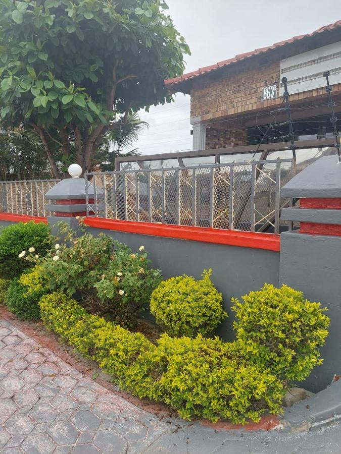 Nsuku Bed And Breakfast Thulamahashi Екстер'єр фото