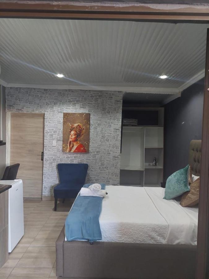 Nsuku Bed And Breakfast Thulamahashi Екстер'єр фото