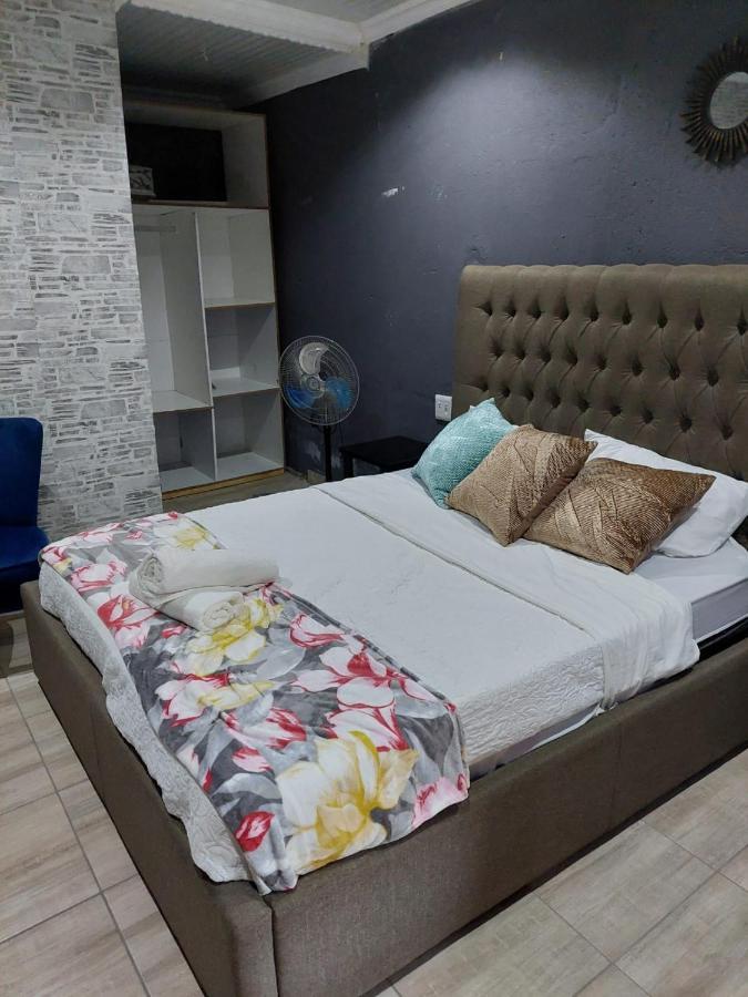 Nsuku Bed And Breakfast Thulamahashi Екстер'єр фото